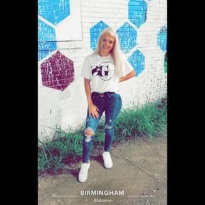 Meet your Posher, Kelsie